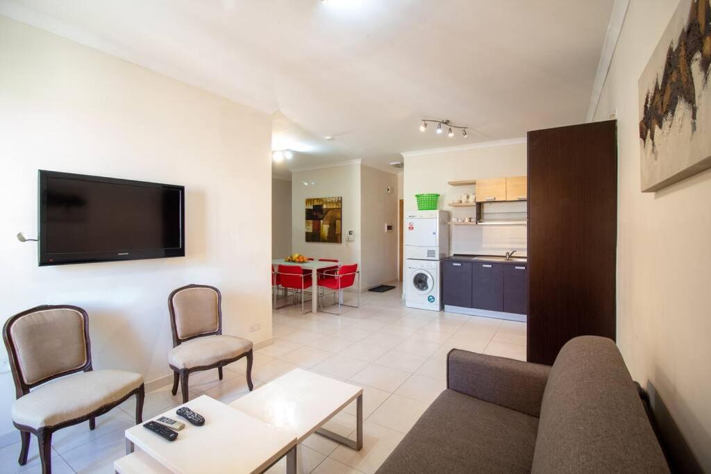 Modern Apt In The Heart Of Maltese Nightlife Saint Julian's Exteriér fotografie